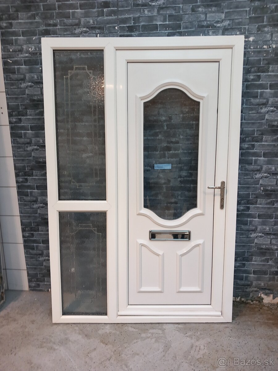 Plastové dvere č.177.  136x205cm.P