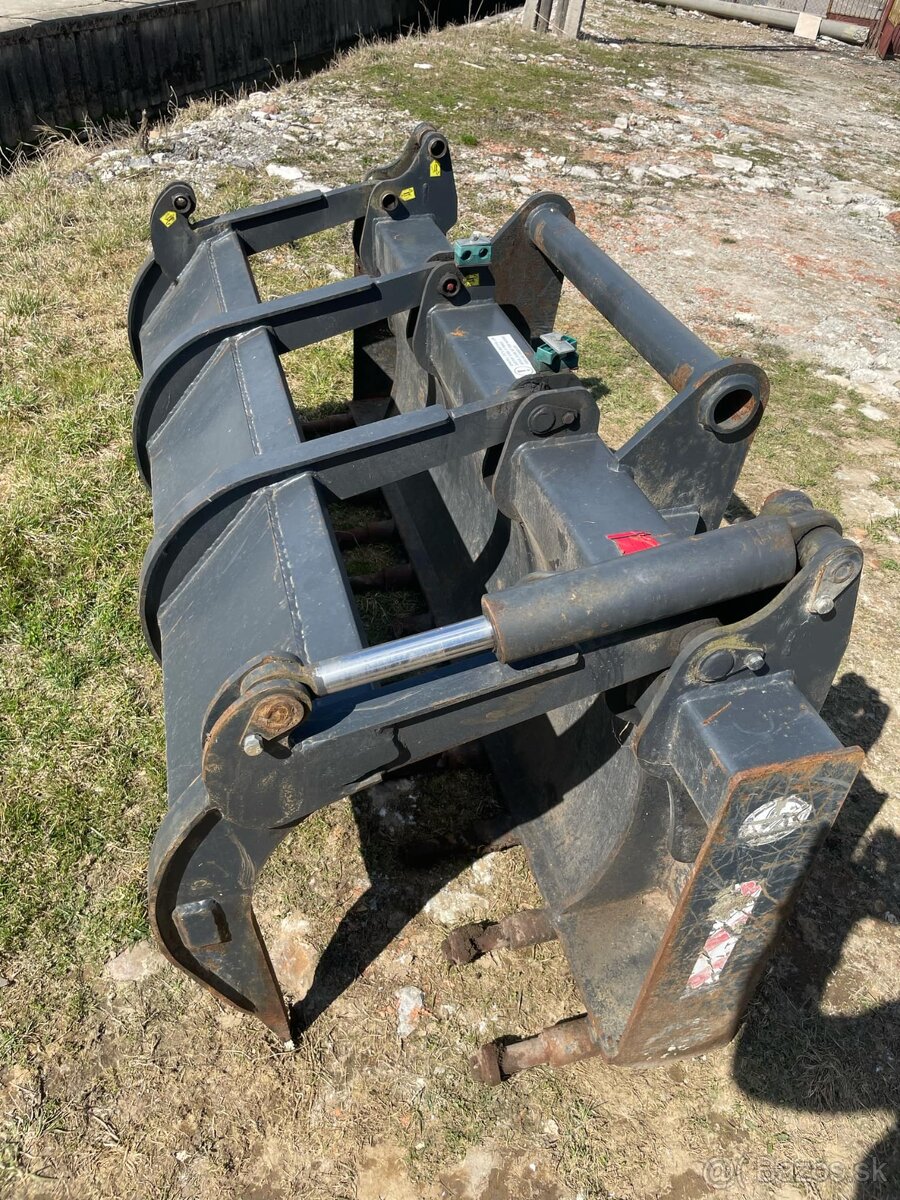 Predám lyžicu na hnoj, seno