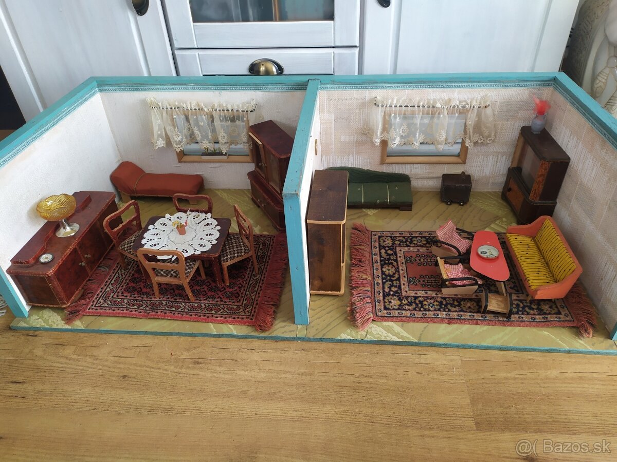 Starý domček pre bábiky