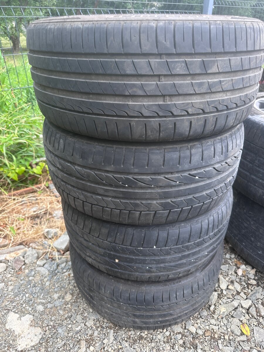 215/40r17
