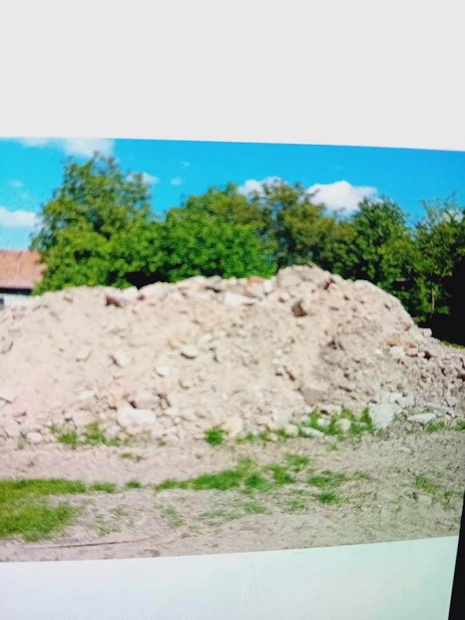Darujem suť