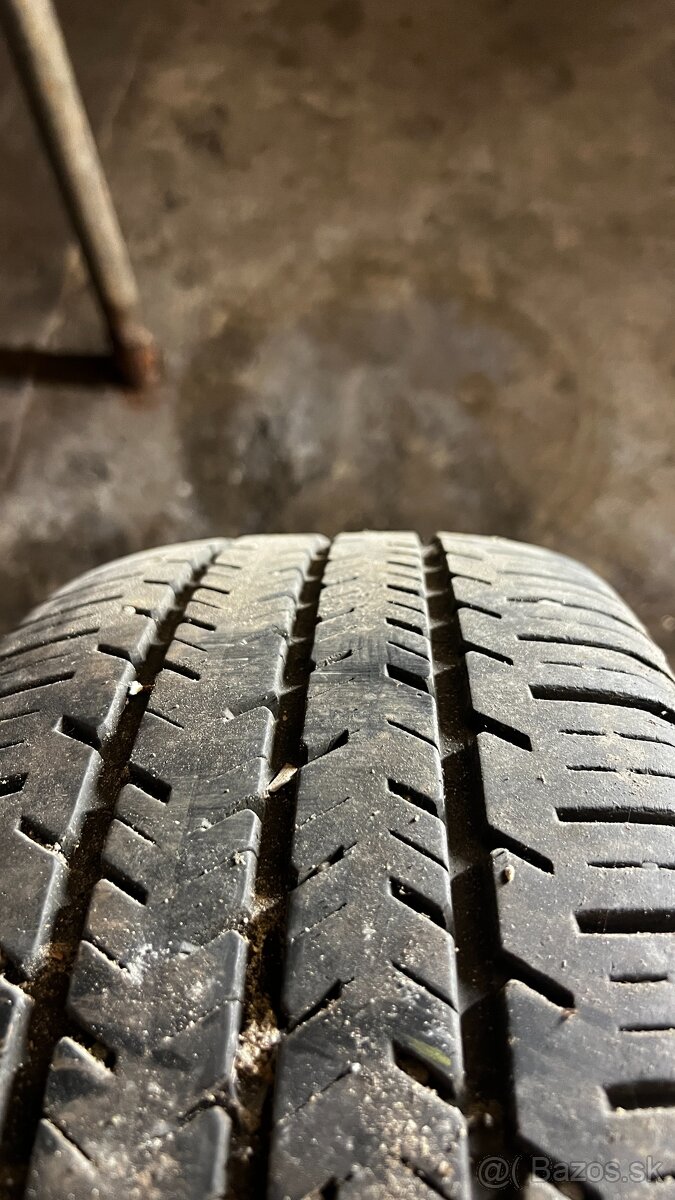 15.Michelin Agilis 51 215/65 R15C