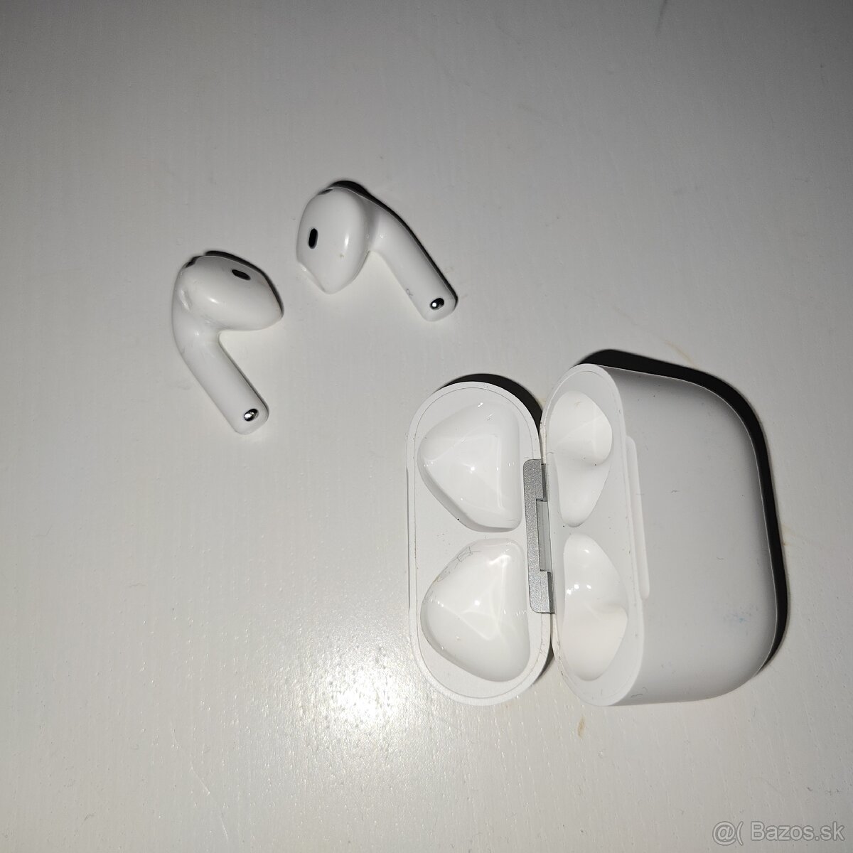 Predám Apple AirPods Pro 4. generácia (ANC) – poškodené