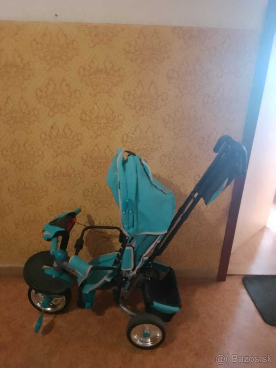 Trojkolka so zvukovými efektami