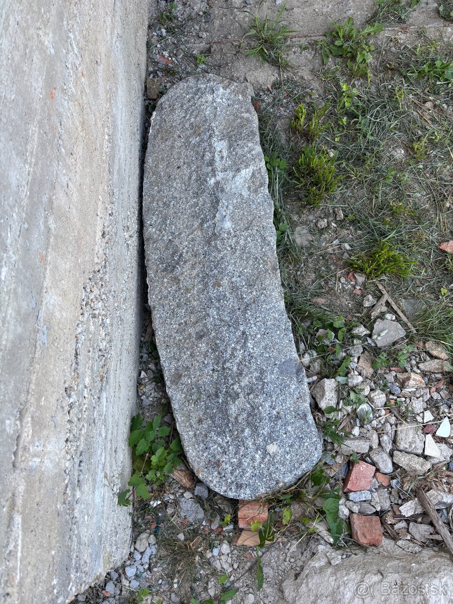 Okresný kameň