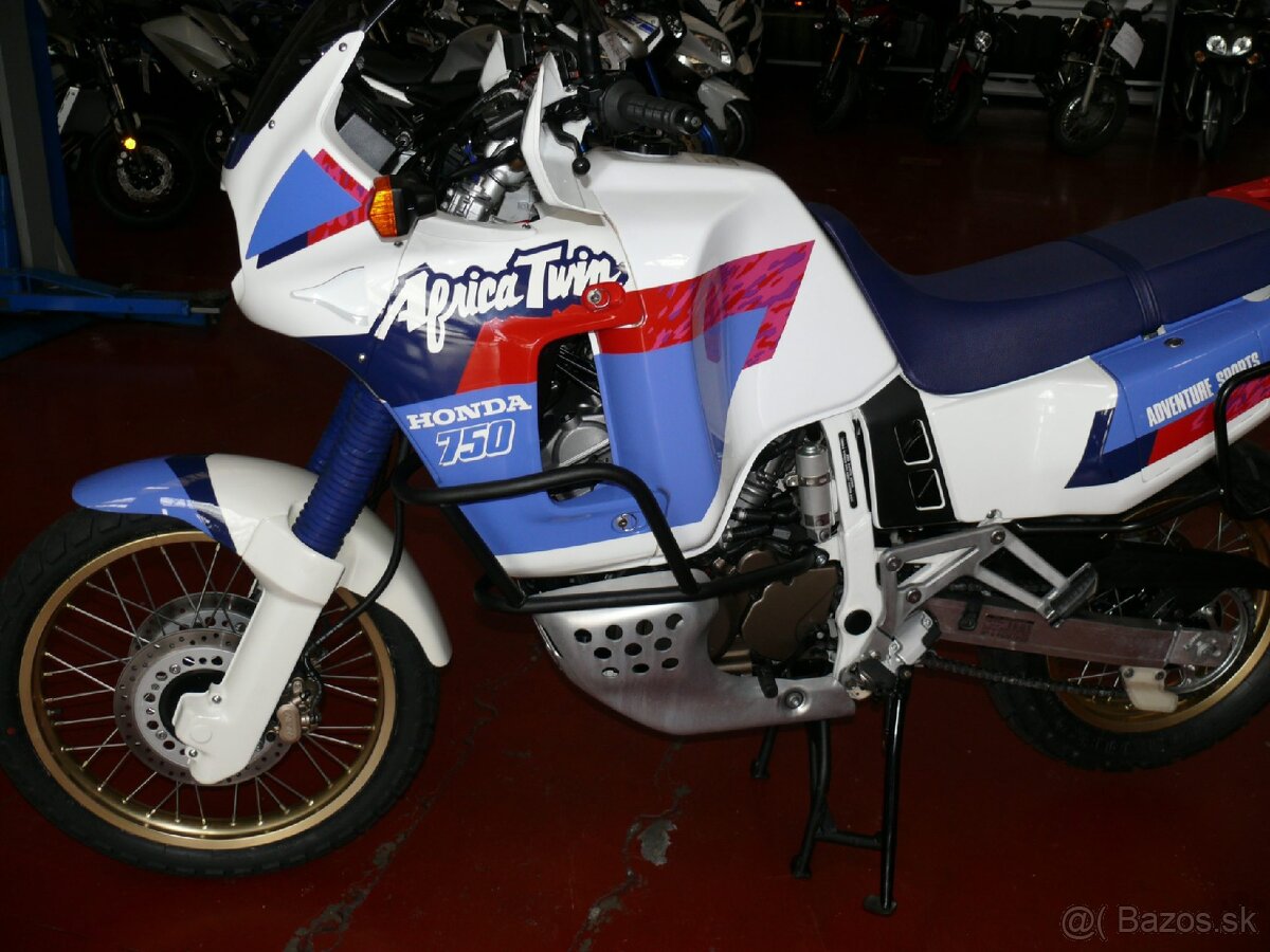 Kúpim padaci rám na Honda Africa Twin Xrv 750 rd04