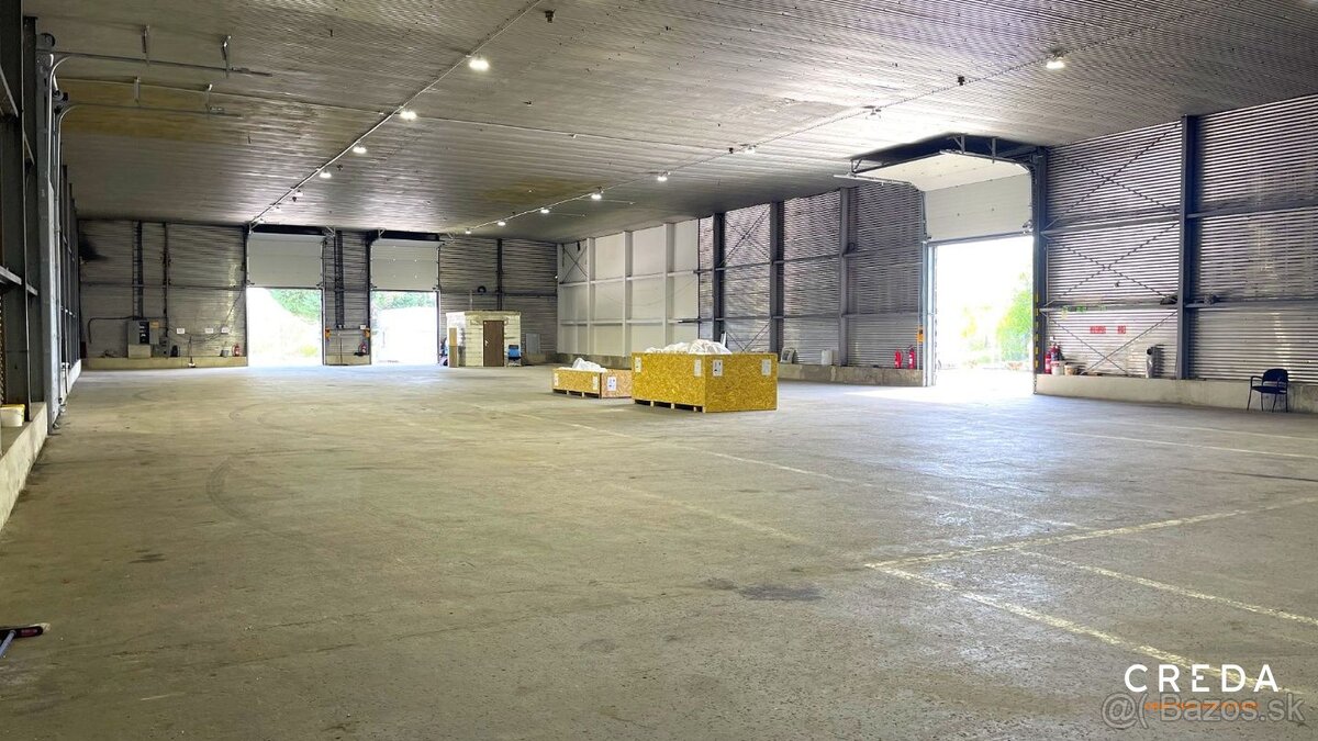CREDA | prenájom 1 041 m2 skladová hala s kanceláriami, Nitr