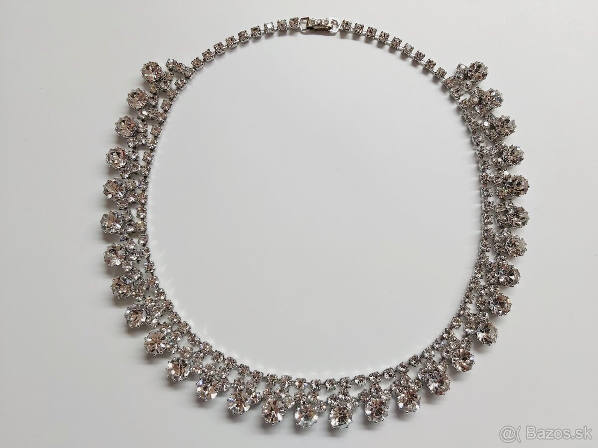 3 ks rôzne krasne bižu nahrdelniky