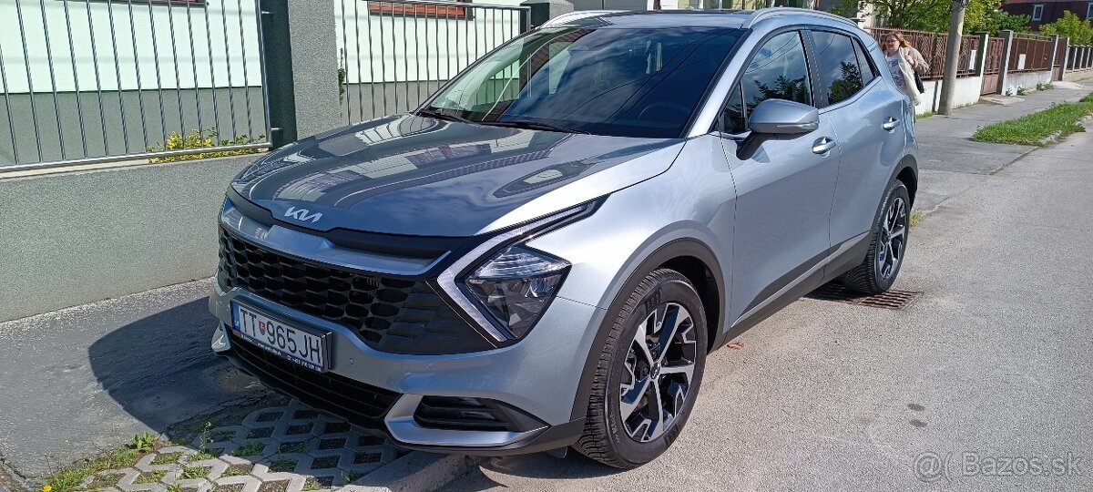 Kia Sportage 1.6, 2022, 1.maj., 24000km v záruke, GOLD