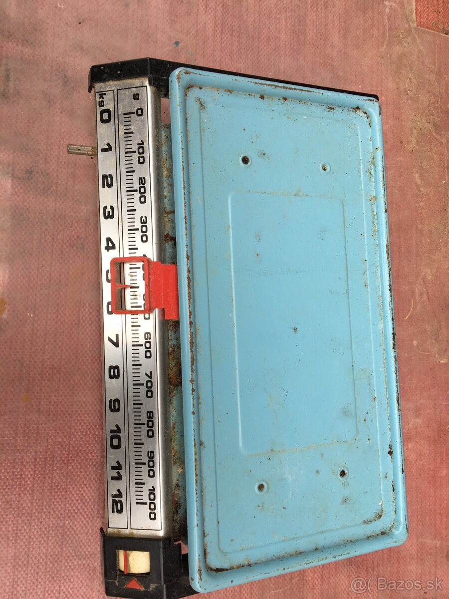 Predám lacno starožitné váhy- perfektný stav