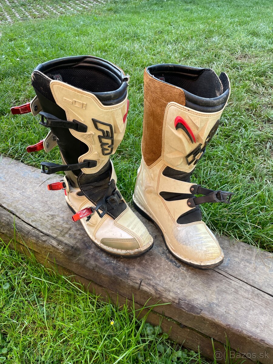 Motokrosové čižmy