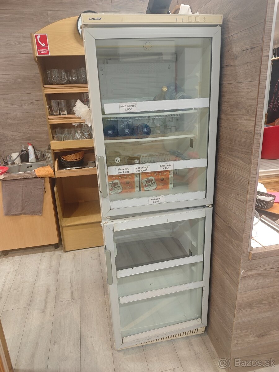 Presklená chladnička