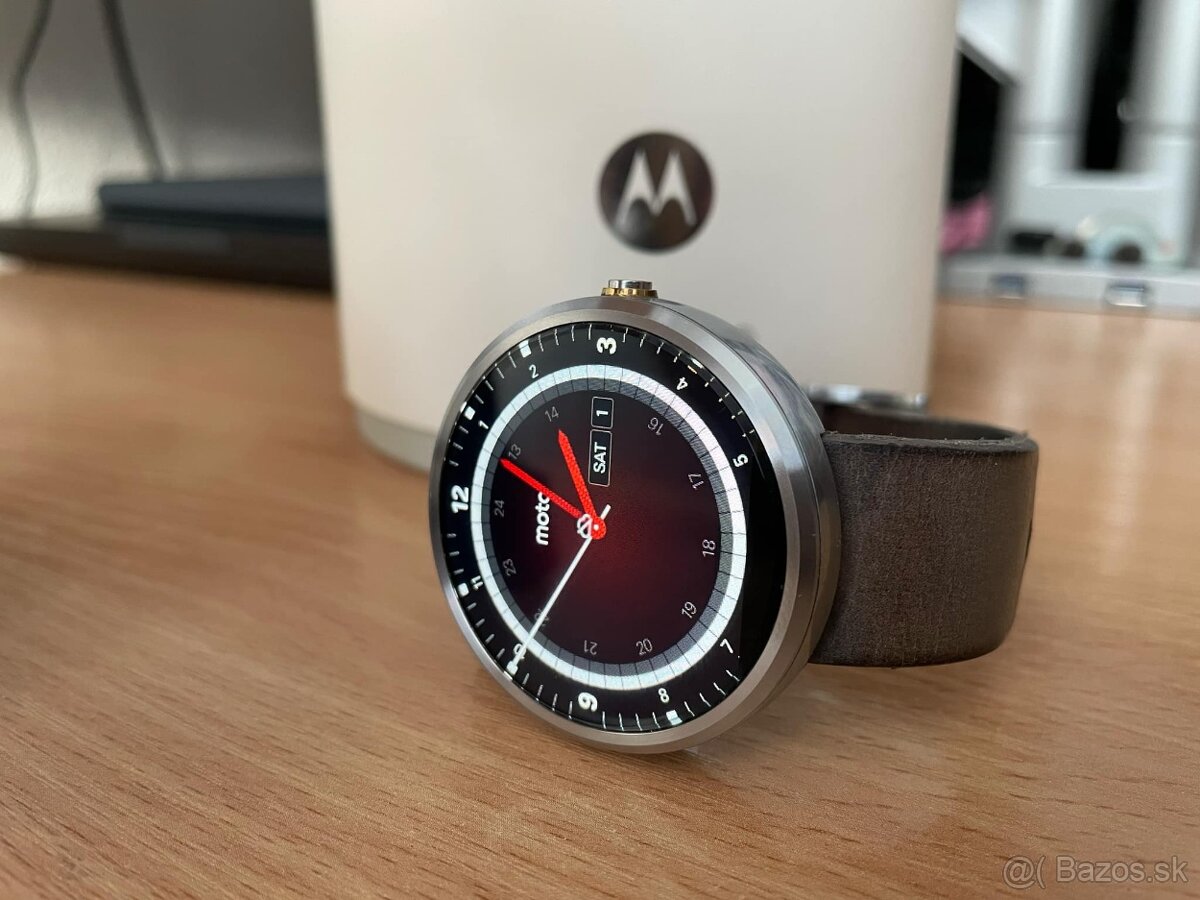 Motorola moto 360 1. generácia smart hodinky