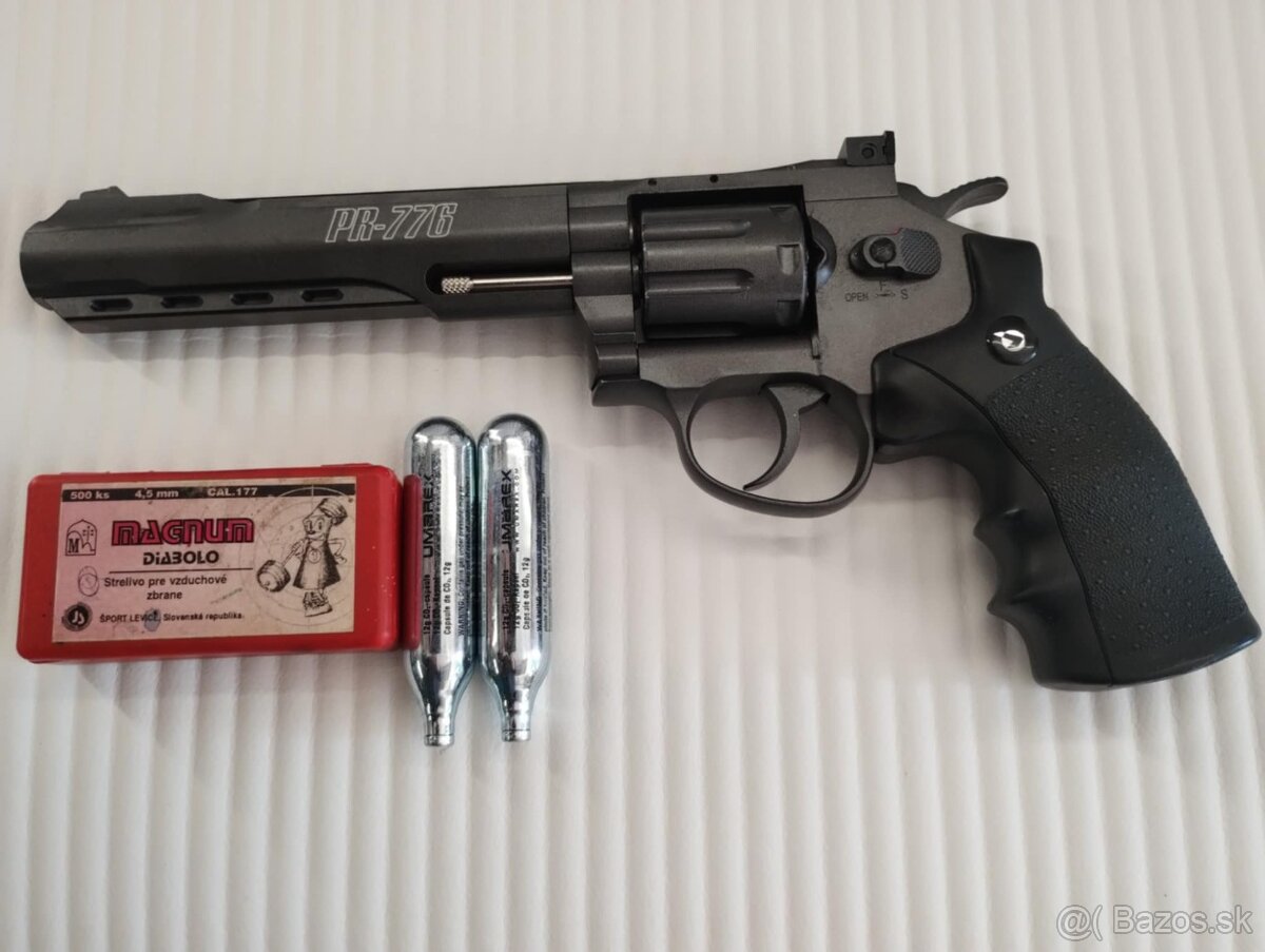 CO2 revolver