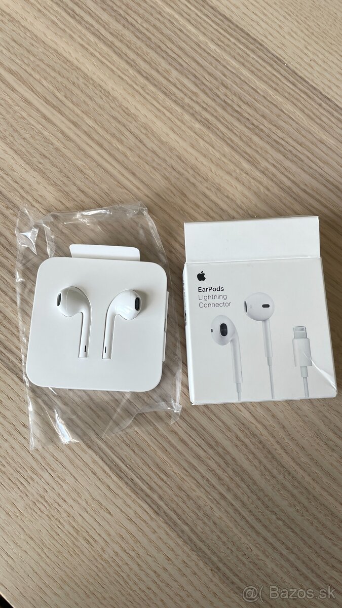 Apple Earpods slúchadla s Lightning konektorom