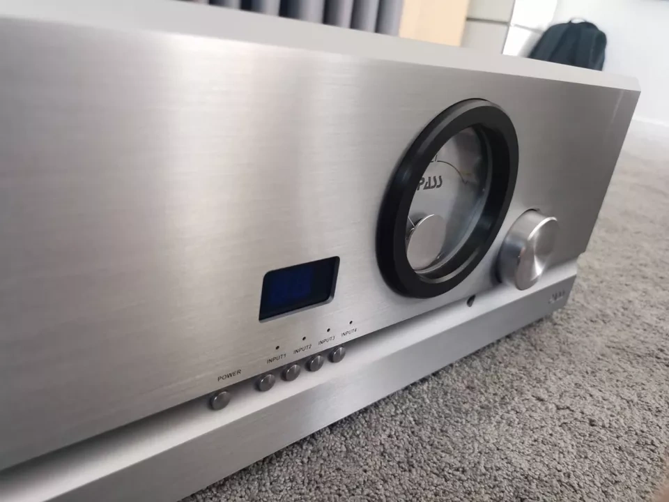 Pass Labs INT-250