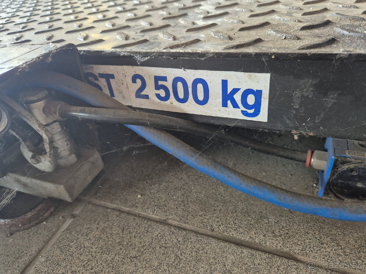 Zdvihák do pneuservisu, pneumaticky.