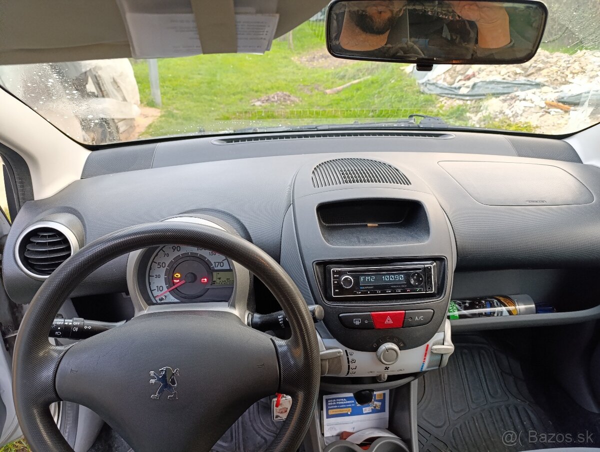 107 1,0 benzín
