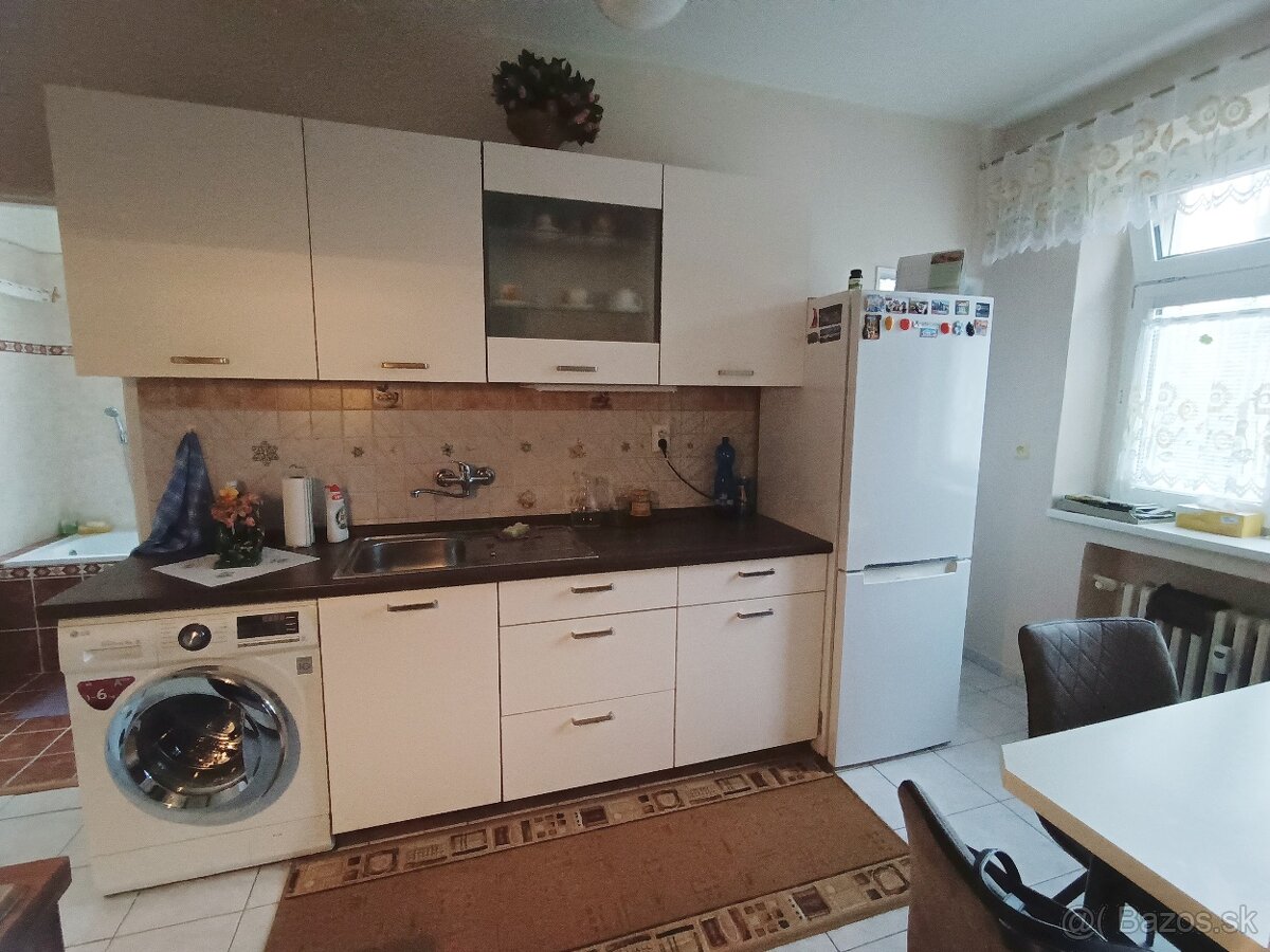 Na predaj 3-izbový byt Bratislava,Nivy