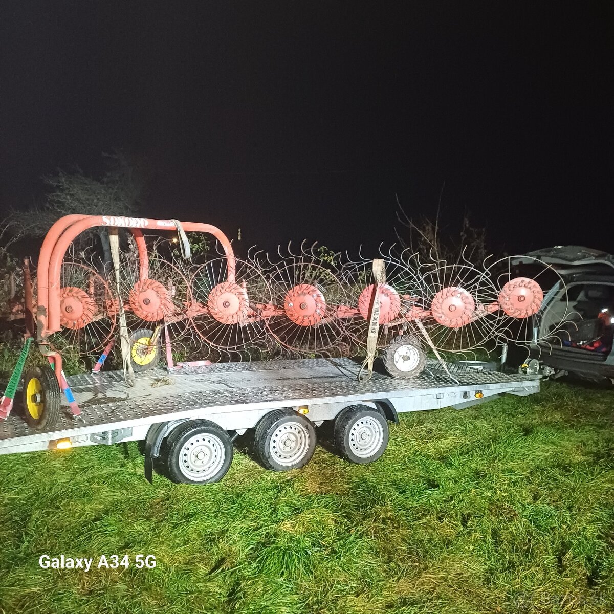 Zhrňovač sena sokoro.