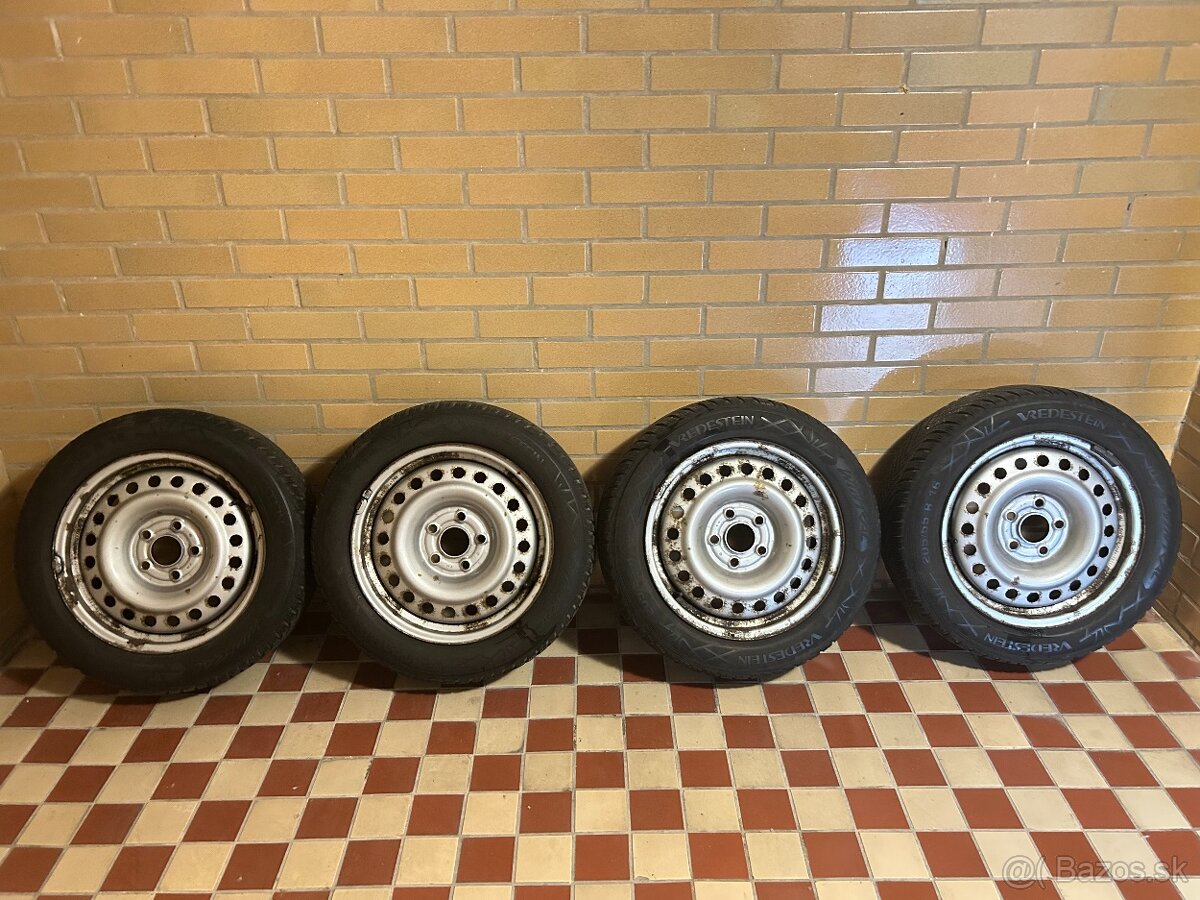 Plechové 5x114,3 r16+zimné pneu Vredestein Wintrac 205/55