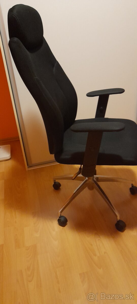 Kancelárske kreslo