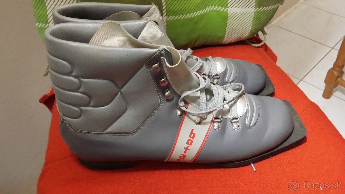 Bežecké lyže a bežecké topánky