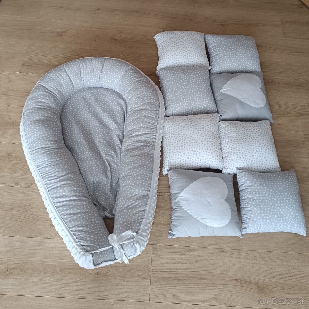 Hniezdo s vankúšmi do postieľky