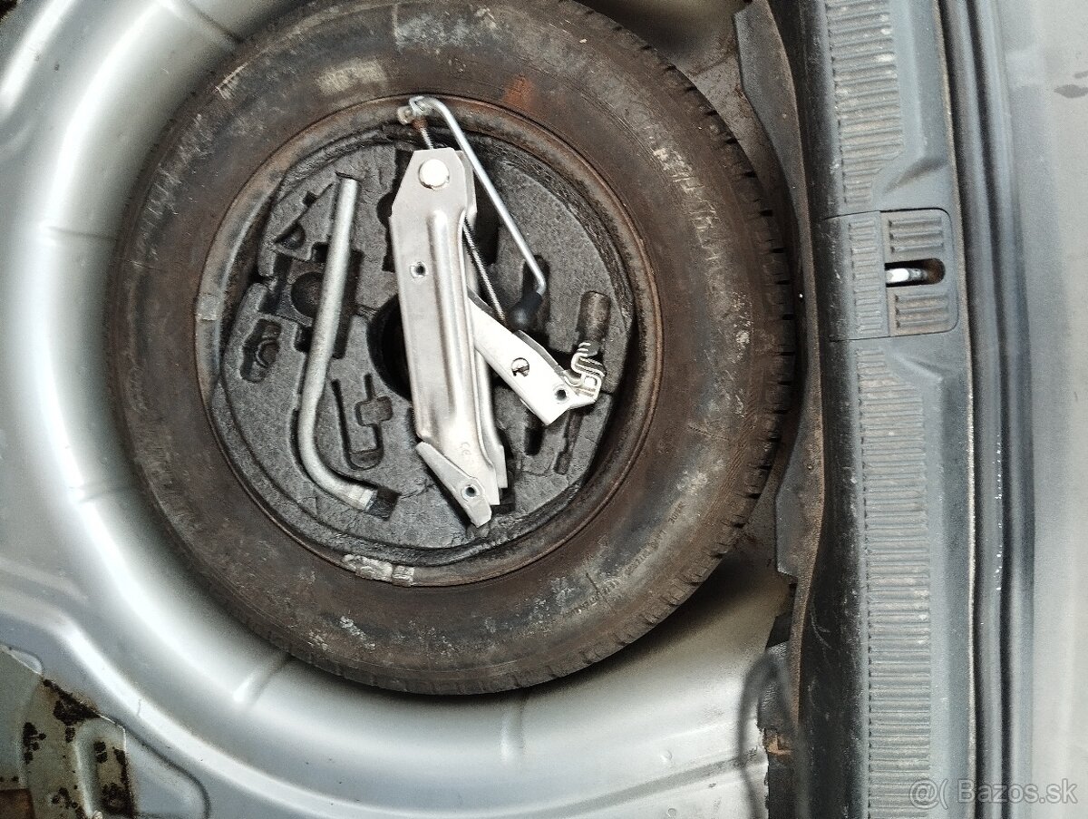 rezerva, zdvihak, kluč, škoda octavia 2