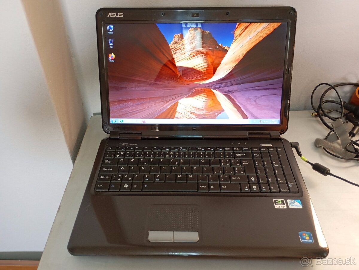 predám notebook ASUS K50I , WINDOWS 7 , NVIDIA