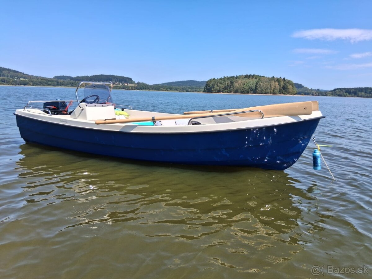 Motorový člun, loď Any 430