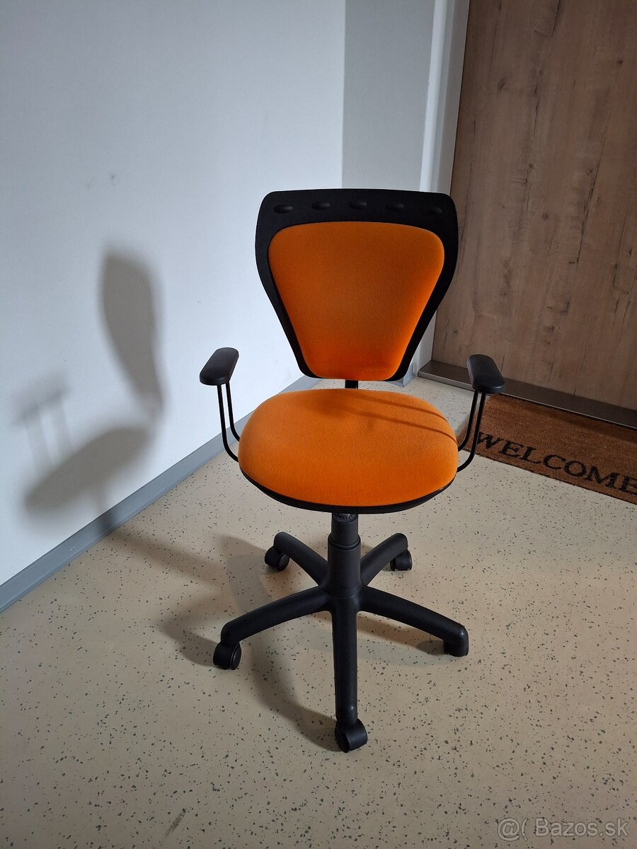 Kancelárske stoličky
