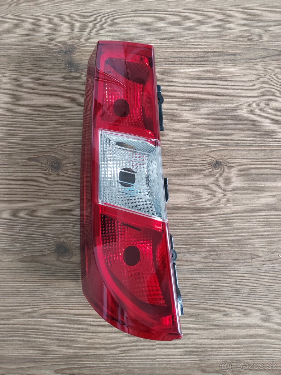 Dacia Dokker zadné svetlo