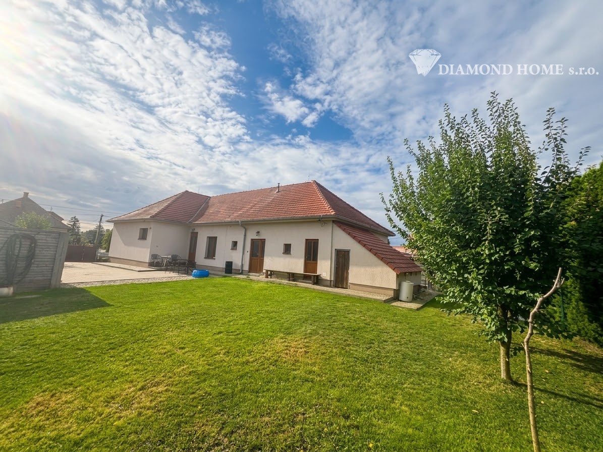 Na predaj: 4-izbový rodinný dom s garážou v Gabčíkove