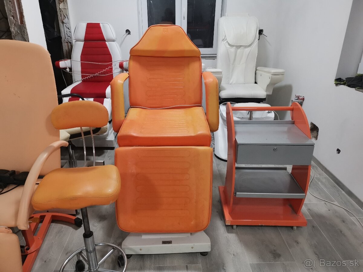 Elektrické kosmeticke/masážní lehátko AKCE
