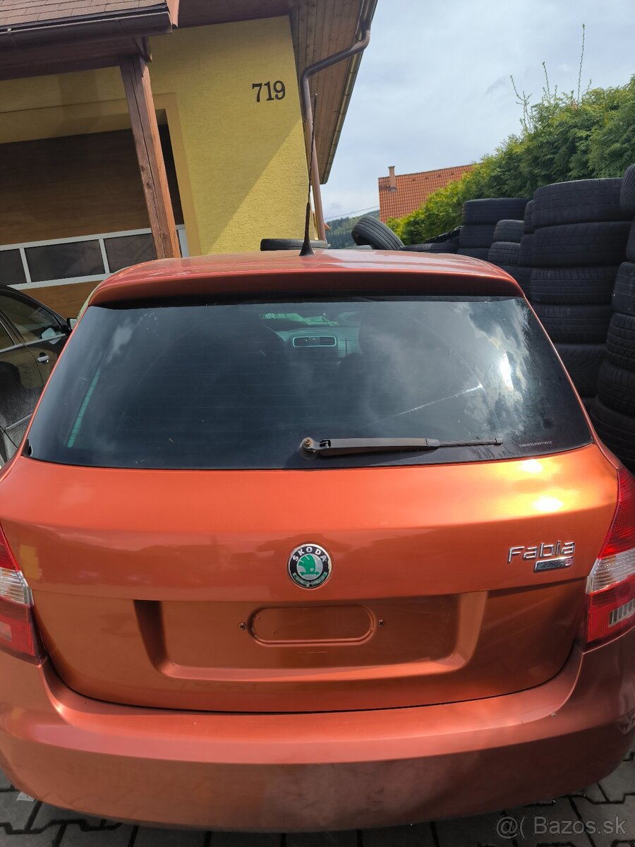 5 dveře, víko kufru Škoda fabia 2 hatchback