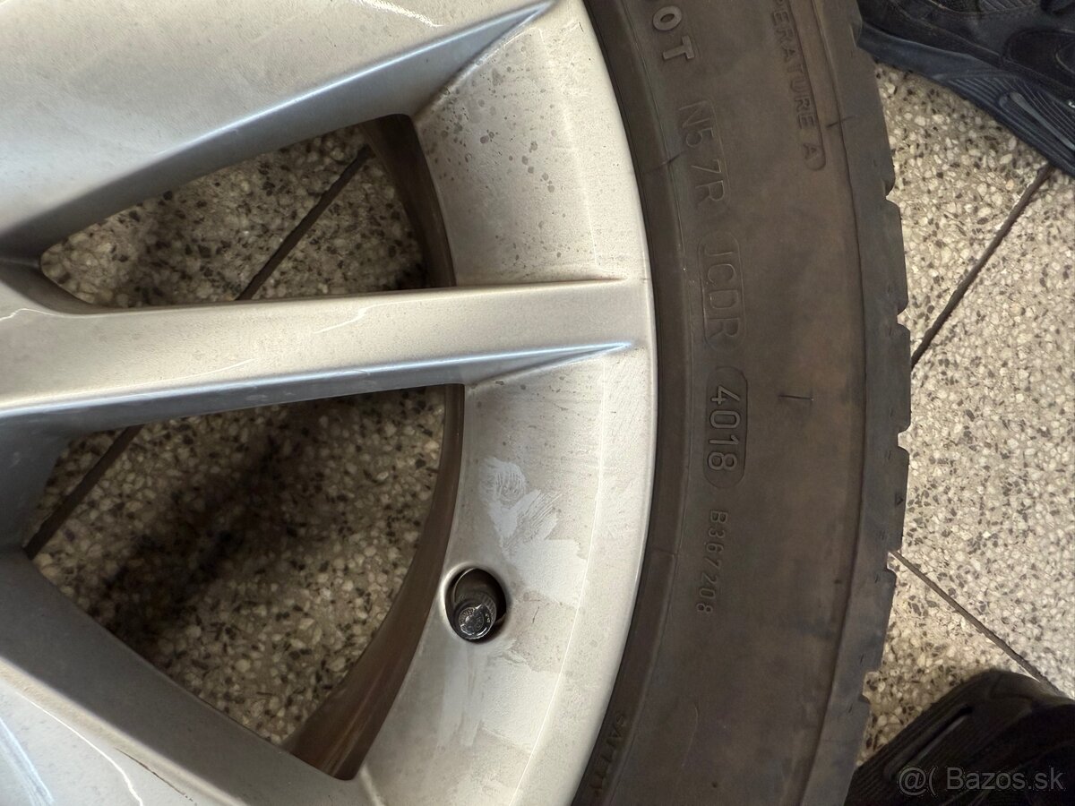 Predam 4ks jazdene letne pneu Dunlop 225/45 R17