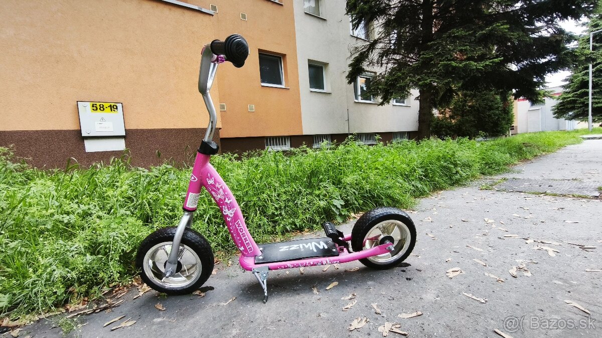 Dievčenská kolobežka s hrubými kolesami