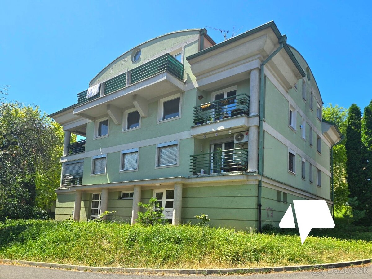Prenájom veľký 4-izbový byt Nitra, Južná ul.- terasa, loggia