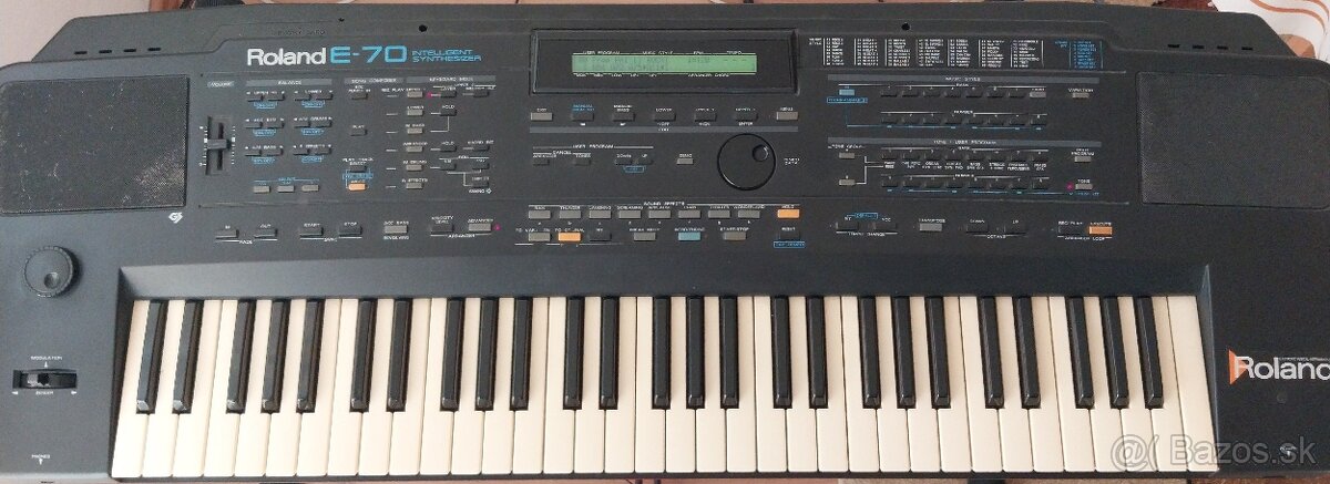 Roland E-70, a 4 karty TNSC