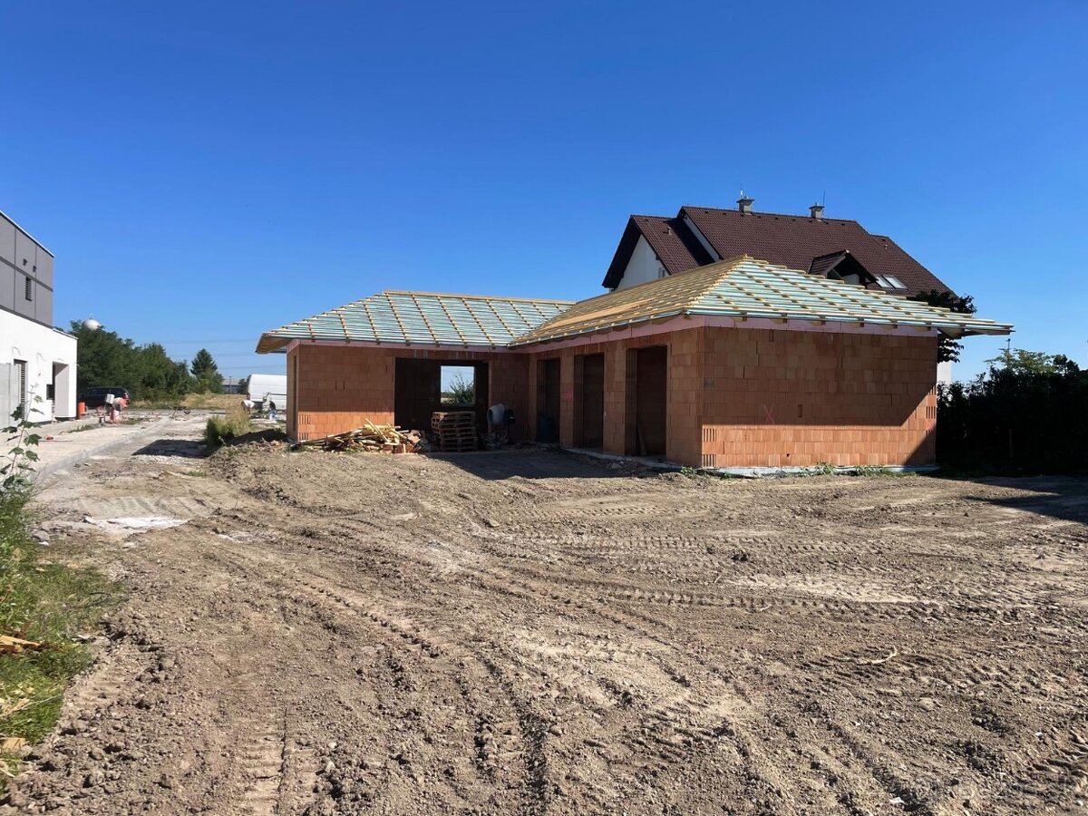 4-izb. NOVOSTAVBA v obci ZAVAR, pozemok 580 m2