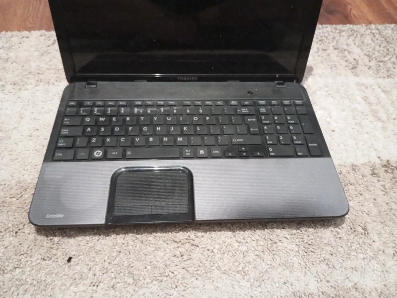Toshiba satellite C855-12N