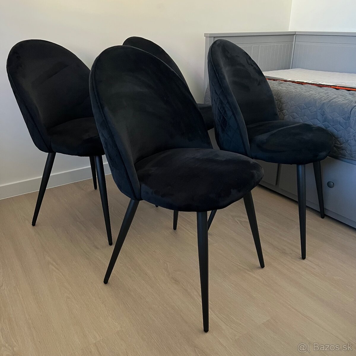 Čierne jedálenské stoličky 4/2ks