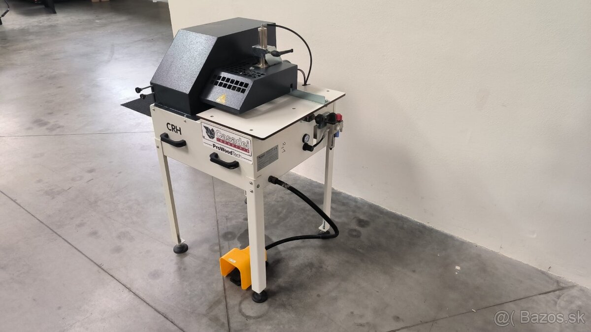 Rožkovací frézka pro zaoblení hrany v rohu dílce CASADEI CRH