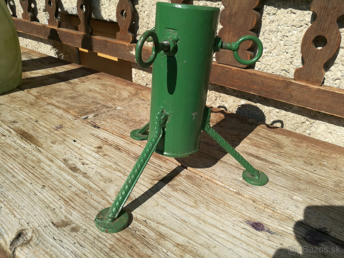 stojan na vianočný stromček