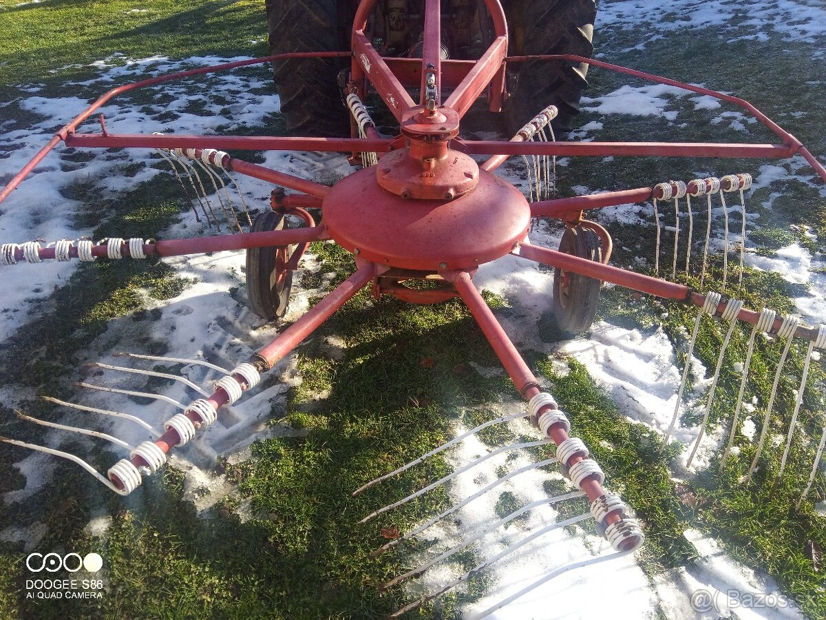 Zhrňovač sena 3,1m