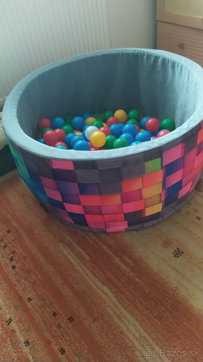 Detský bazén s guličkami