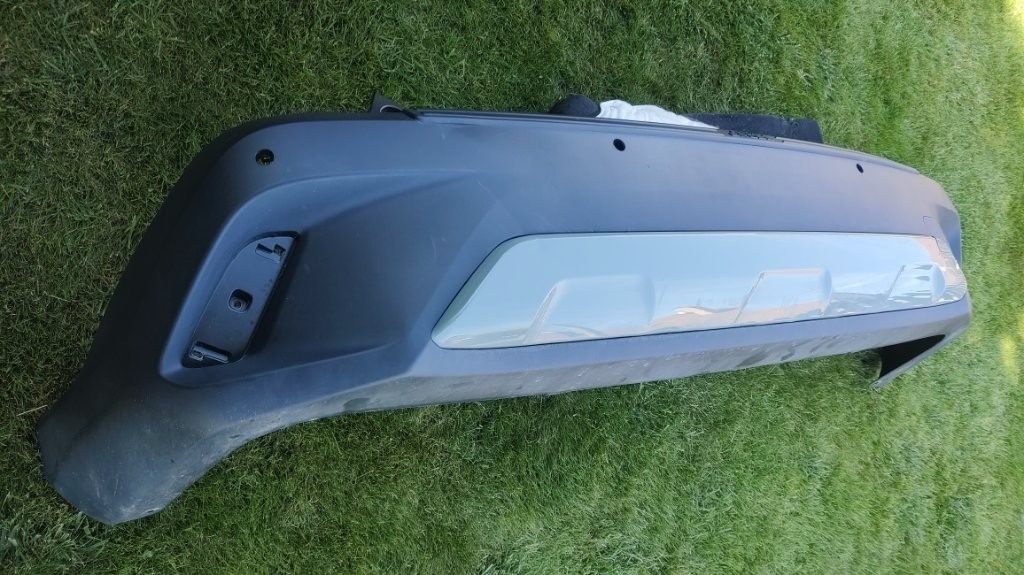 Toyota Corolla Cross 2020 - Zadny naraznik kryt spojler