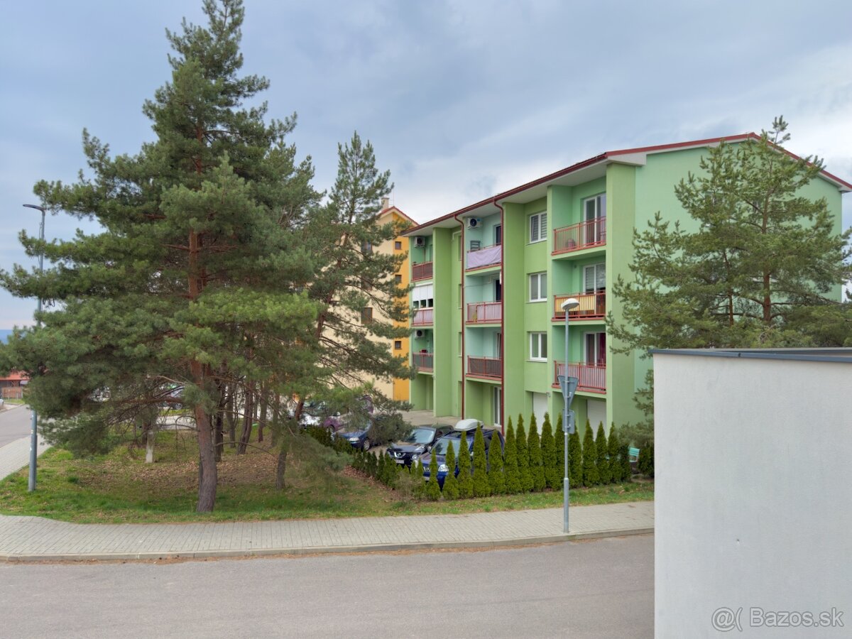PREDAJ: 3-IZBOVÝ BYT, 70 m², PRIEVIDZA – KOPANICE (SEVER)