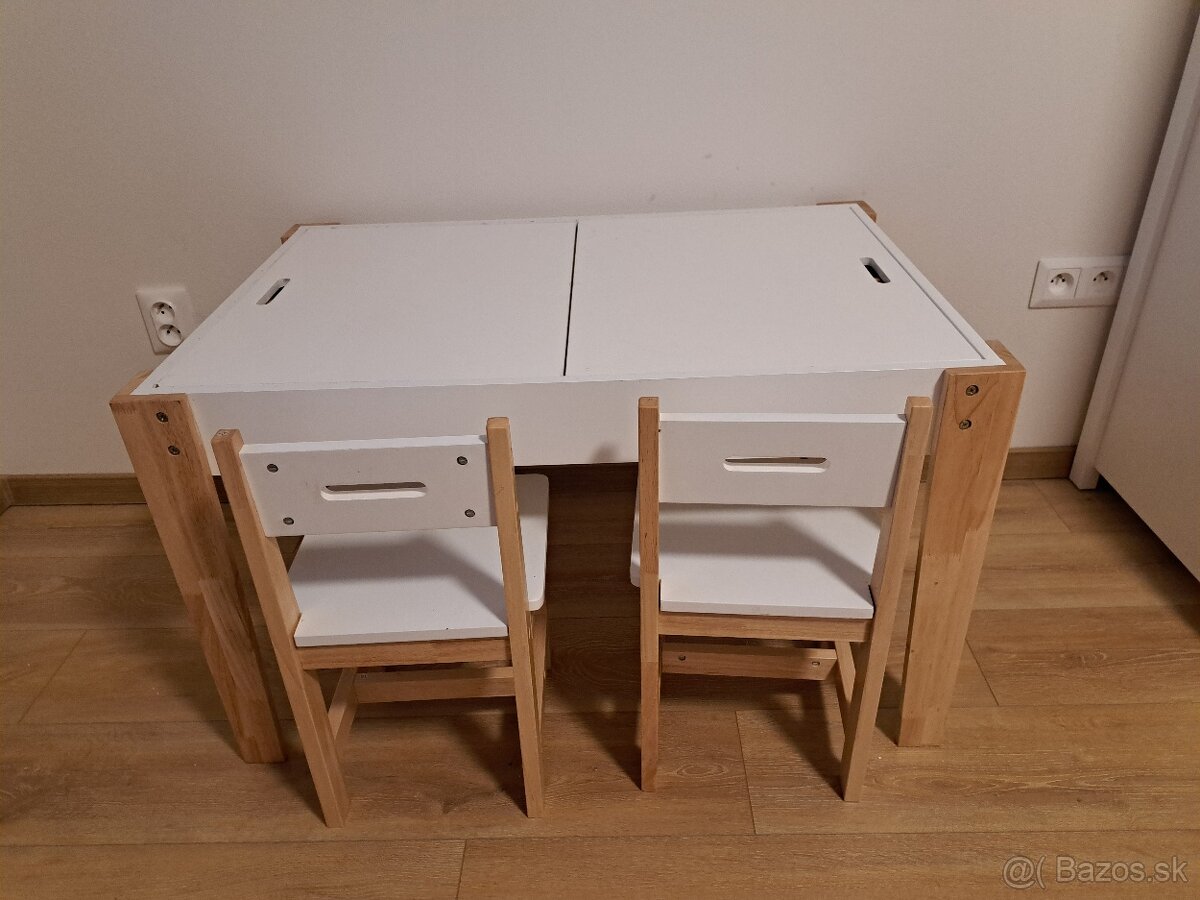 Detský multifunkčný Montessori stolík s dvoma stoličkami